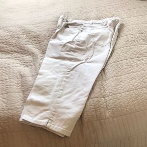 Women’s Capris Bill Blass Jeanwear